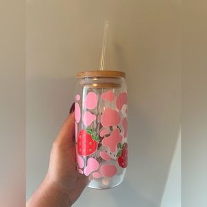 16 oz strawberry glass cup with 🍓 uv design 🍓